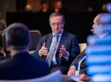 Теодор Маринов, Коста Чолаков и Николай Стойков представиха своите позиции в конференцията „Еврозоната – уравнения и решения“