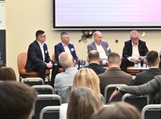 Теодор Маринов: трябва постоянно да предизвикваме колегите и екипите си да мислят критично и да придобиват нови знания